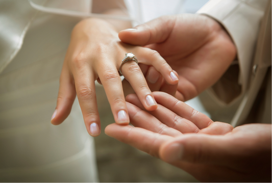 Wedding Band vs. Engagement Ring: What’s the Difference?