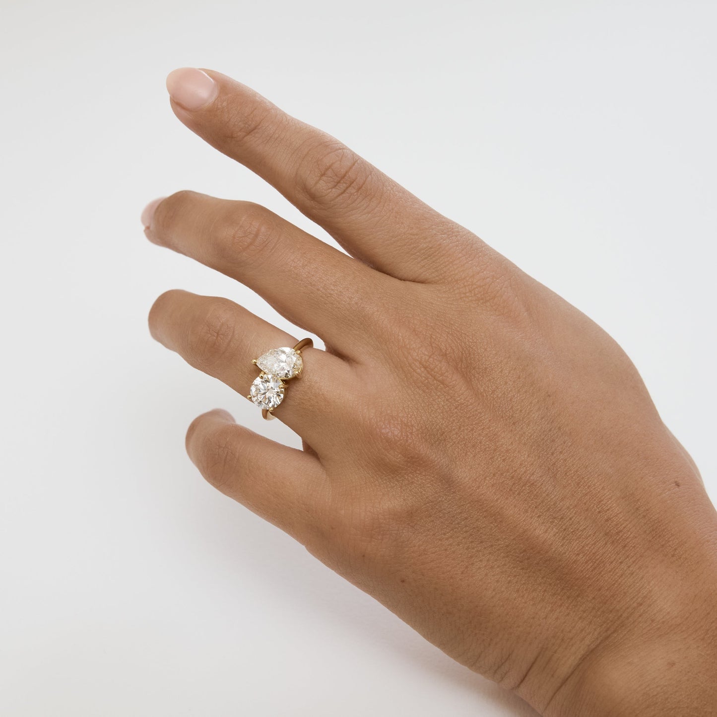 Round & Pear Toi et Moi Engagement in 18ct Yellow Gold