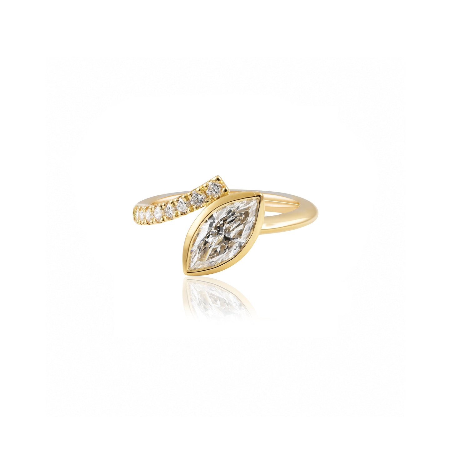 Marquise half swept diamond Ring