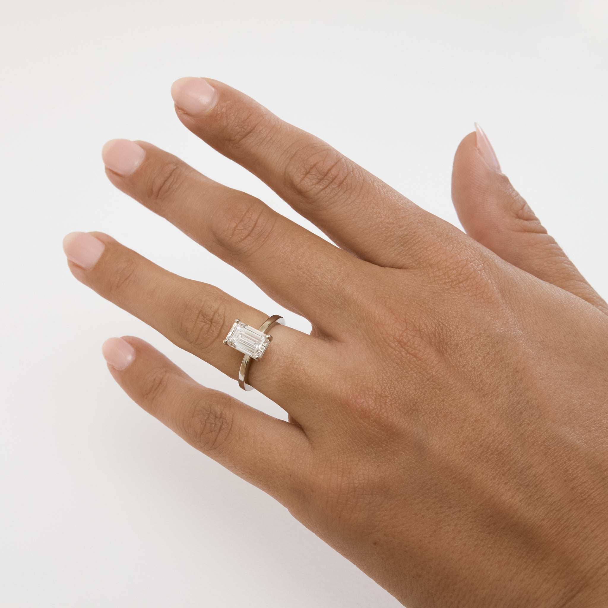 2ct Emerald Solitaire Square Edge Band