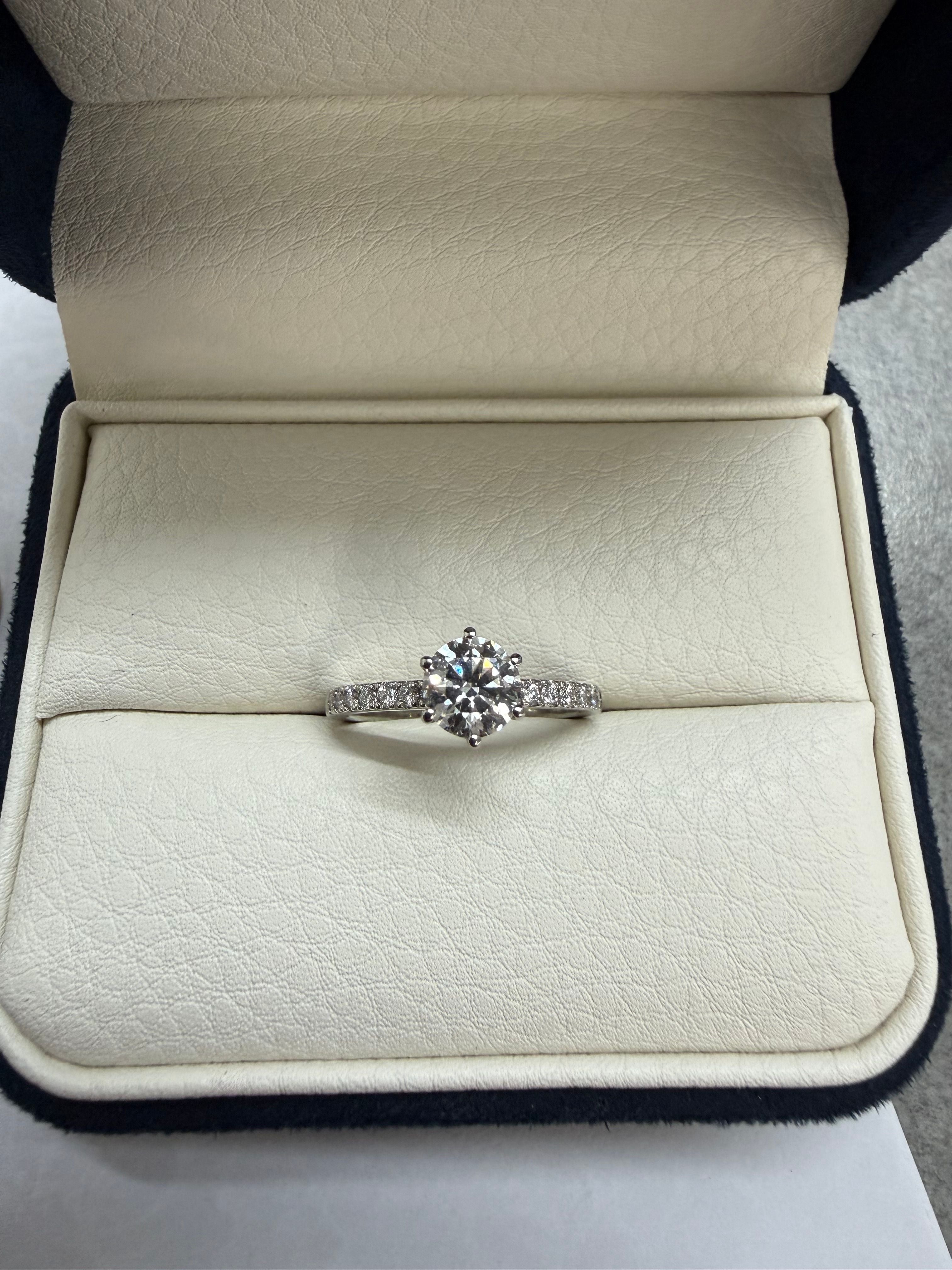 0.80ct D/E Vs Platinum Solitaire Engagement ring