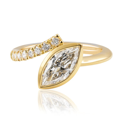 Marquise half swept diamond Ring